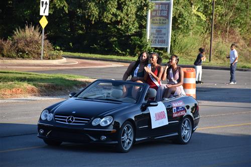 juniors homecoming court